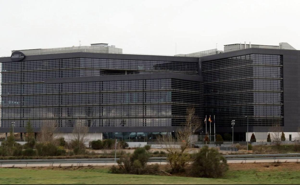 Edificio de la Junta en Arroyo de la Encomienda, conocido como Perla Negra, 