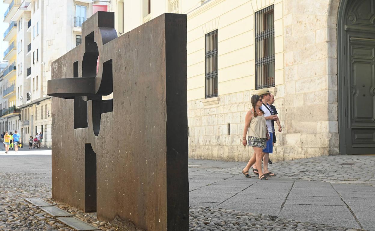 Escultura chillida en Valladolid.