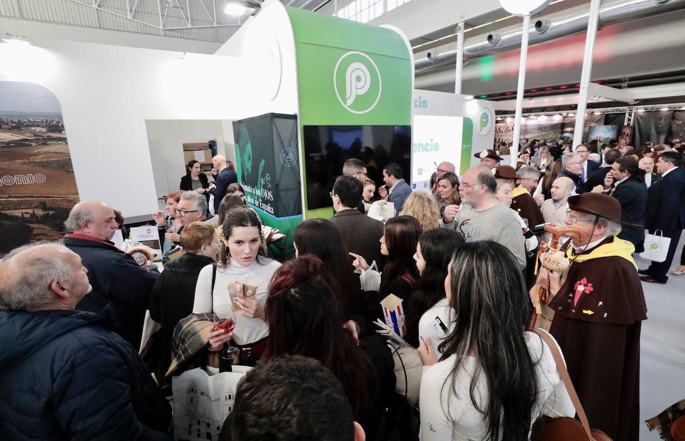 Inauguración del stand de Palencia en la Feria Internacional de Turismo de Interior.