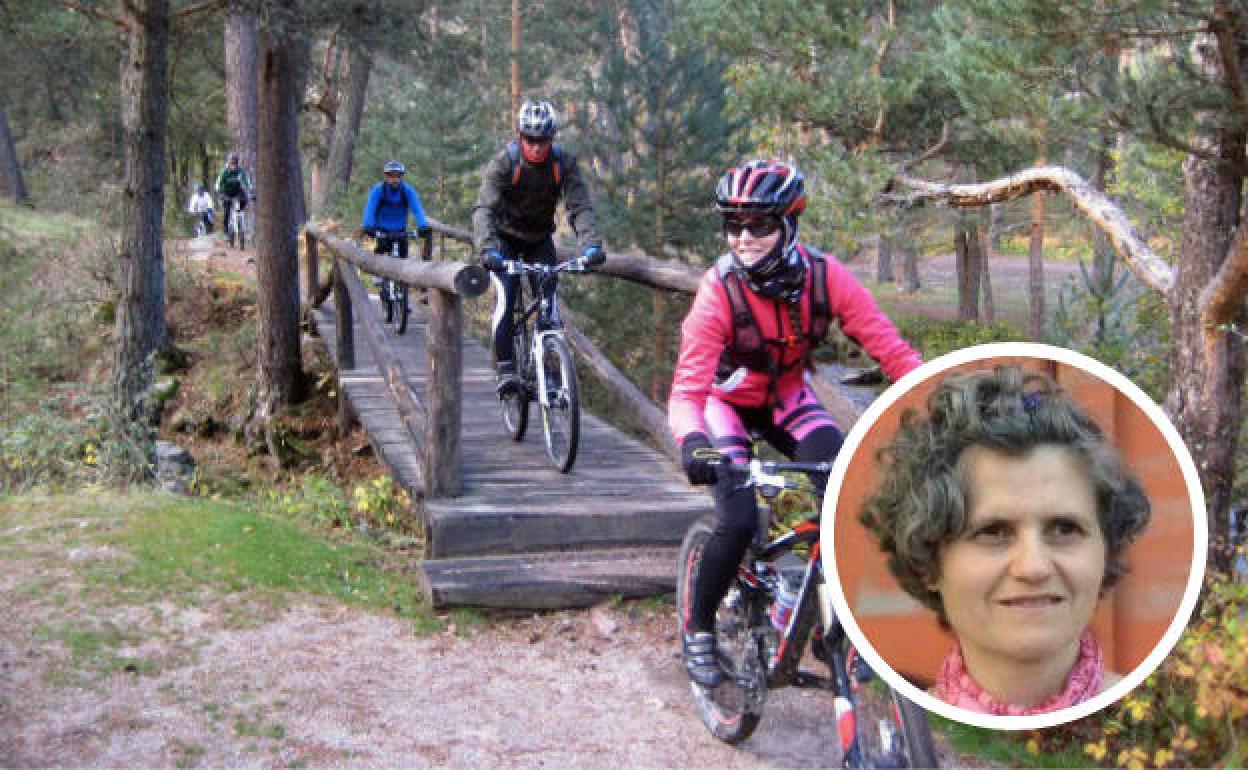 Un grupo de ciclistas por la sierra de Guadarrama: en pequeño, María Ángeles Nieto.