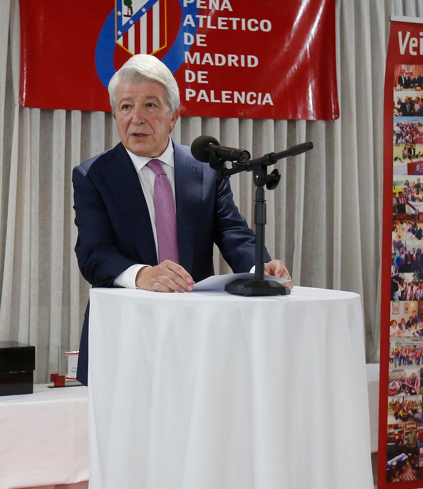 Enrique Cerezo, visita a la peña atlética de Palencia