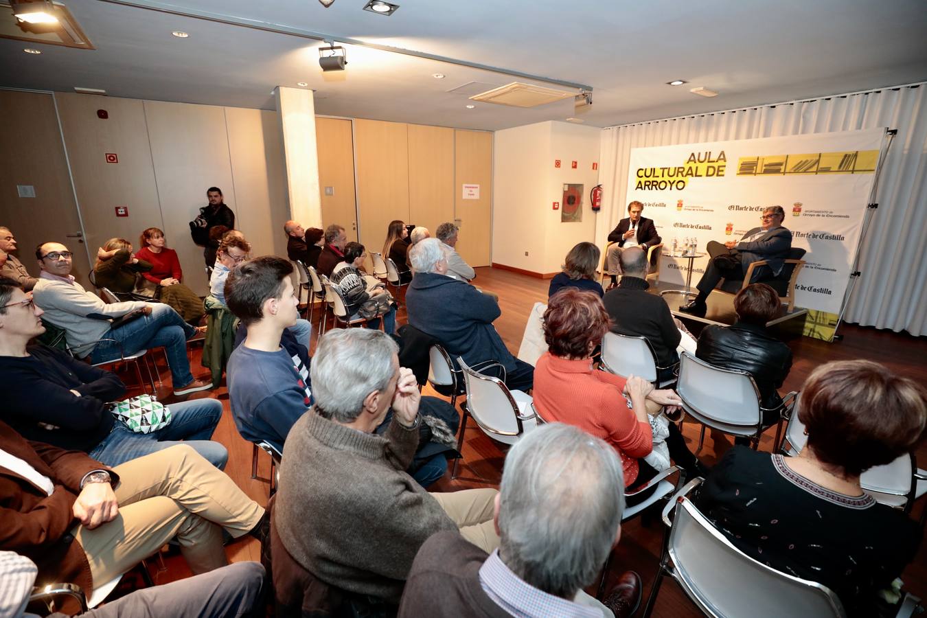 Fotos: Juan Manuel de Prada en el Aula de Cultura de El Norte de Castilla