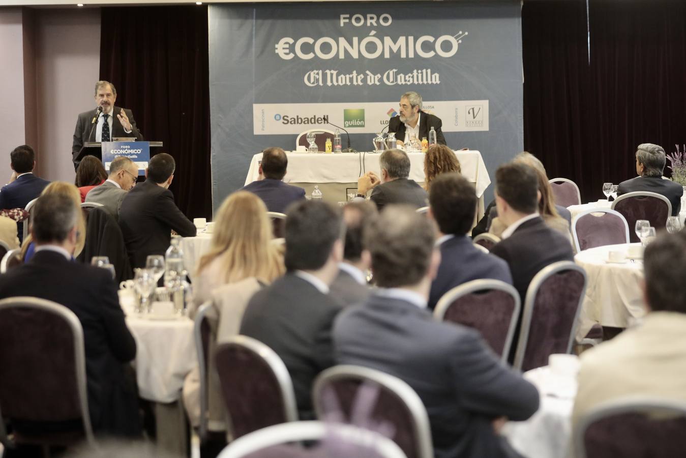 Fotos: Ignacio Marco-Gardoqui, en el Foro Económico de El Norte