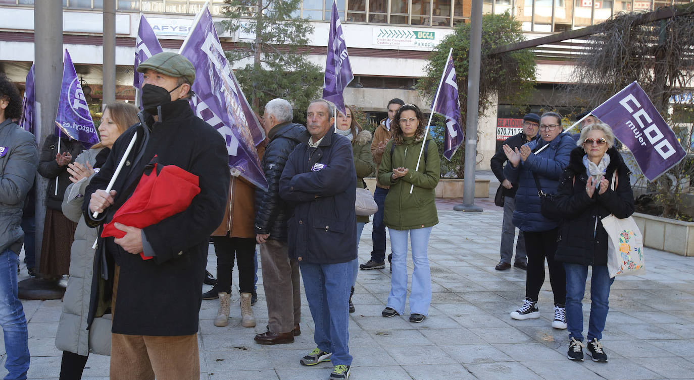 Sindicatos e instituciones salen a la calle para clamar contra la lacra de la violencia de género