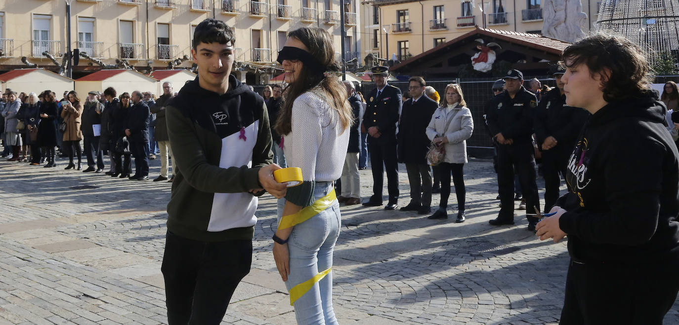 Sindicatos e instituciones salen a la calle para clamar contra la lacra de la violencia de género