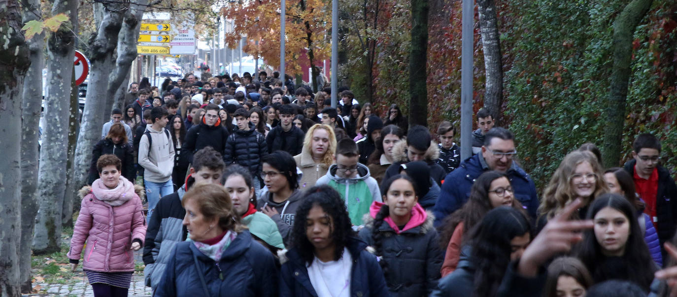 Actos contra la violencia machista en el IES Giner de los Ríos y Colegio San José.