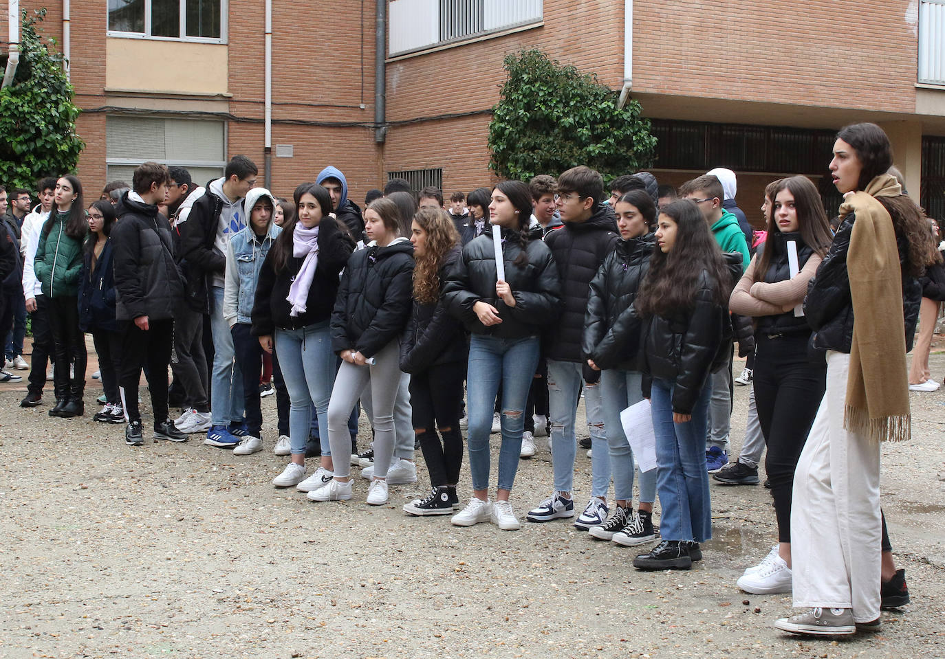 Actos contra la violencia machista en el IES Giner de los Ríos y Colegio San José.