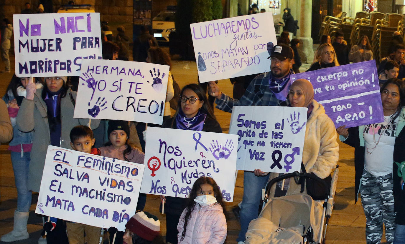 Concentración contra la violencia machista en Segovia.