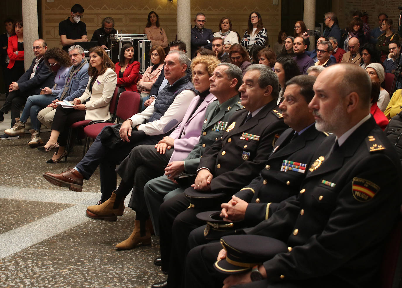 Actos del Día contra la violencia machista en el Ayuntamiento y la Diputación de Segovia. 