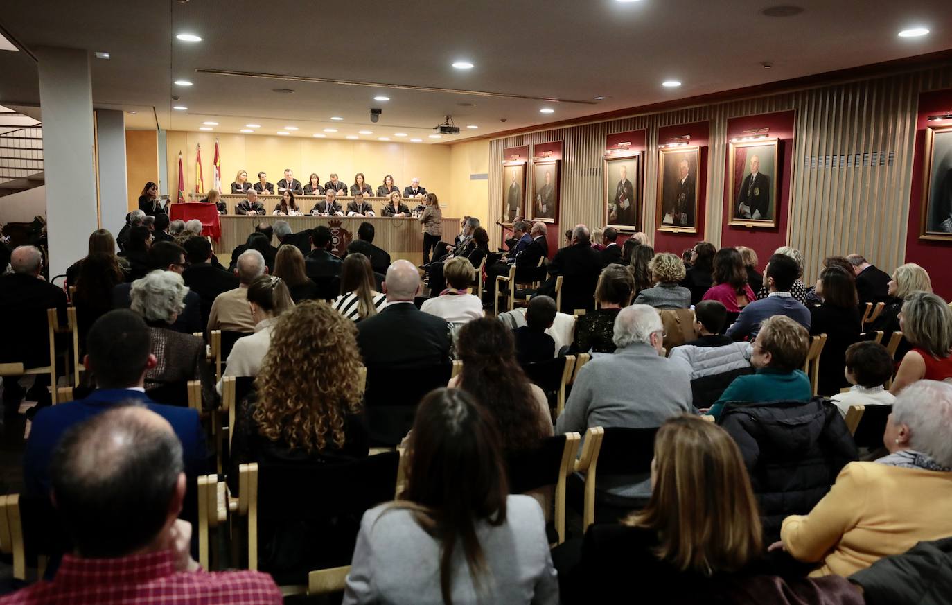 Fotos: El Colegio de Abogados de Valladolid entrega sus insignias