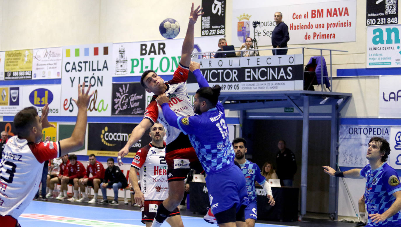 Victoria del Balonmano Nava ante Oviedo. 