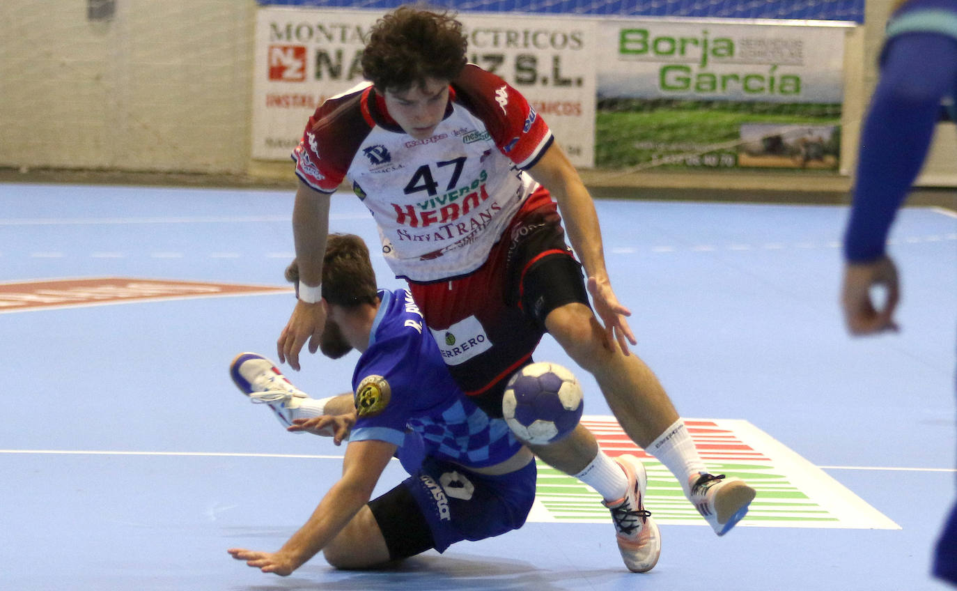 Victoria del Balonmano Nava ante Oviedo. 