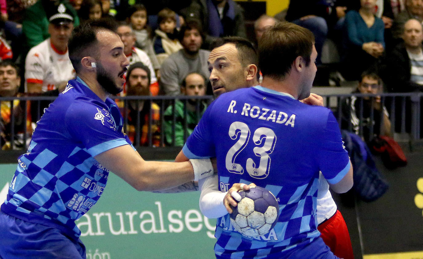 Victoria del Balonmano Nava ante Oviedo. 