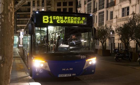 Uno de los autobuses del servicio nocturno de Valladolid. 