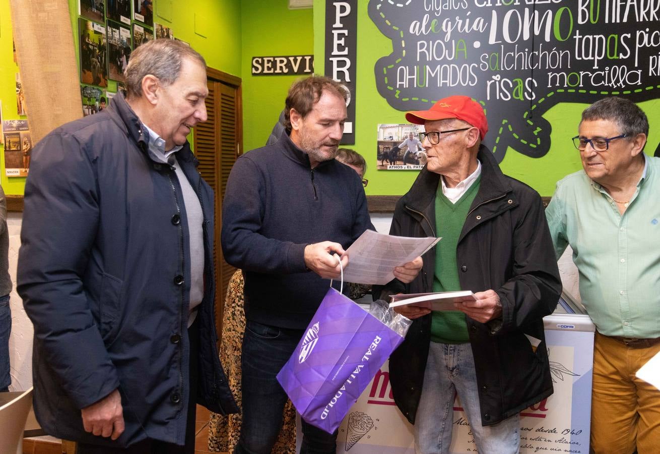 Fotos: Los veteranos del Real Valladolid rinden homenaje a &#039;Fiú&#039; Valdés