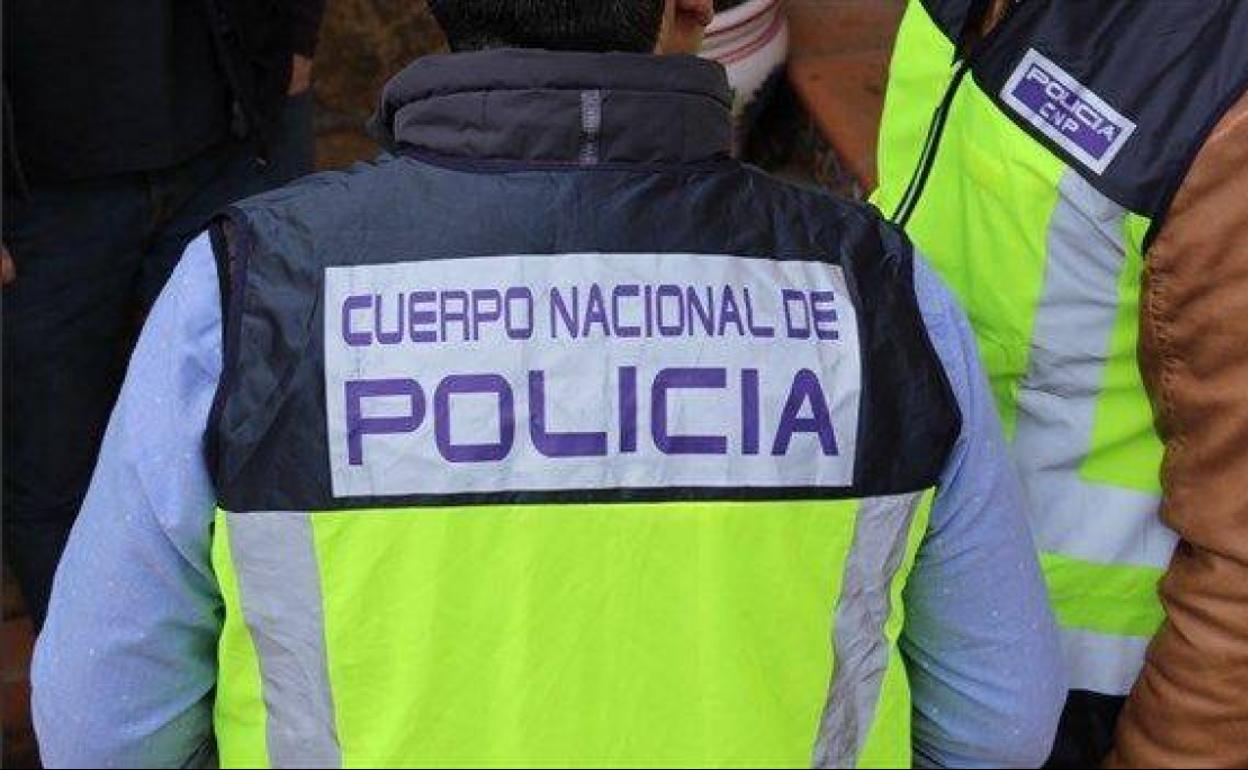 Agentes de la Policía Nacional. 