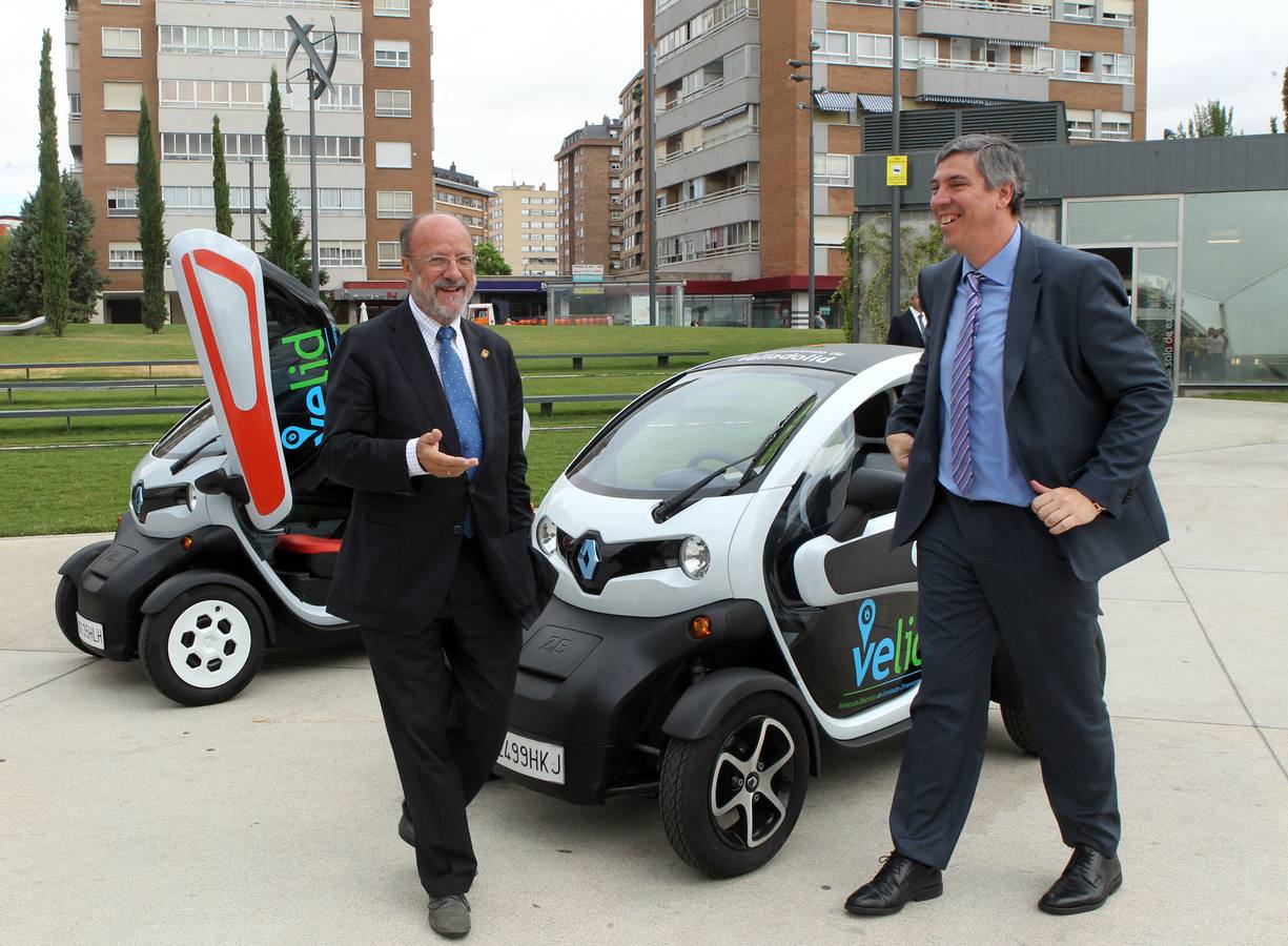 29.06.12 Javier Leon de la Riva, alcalde de Valladolid, y José Vicente de los Mozos, presidente del Renault España en la firma del convenio para promocionar los vehiculos 'cero emisiones'.