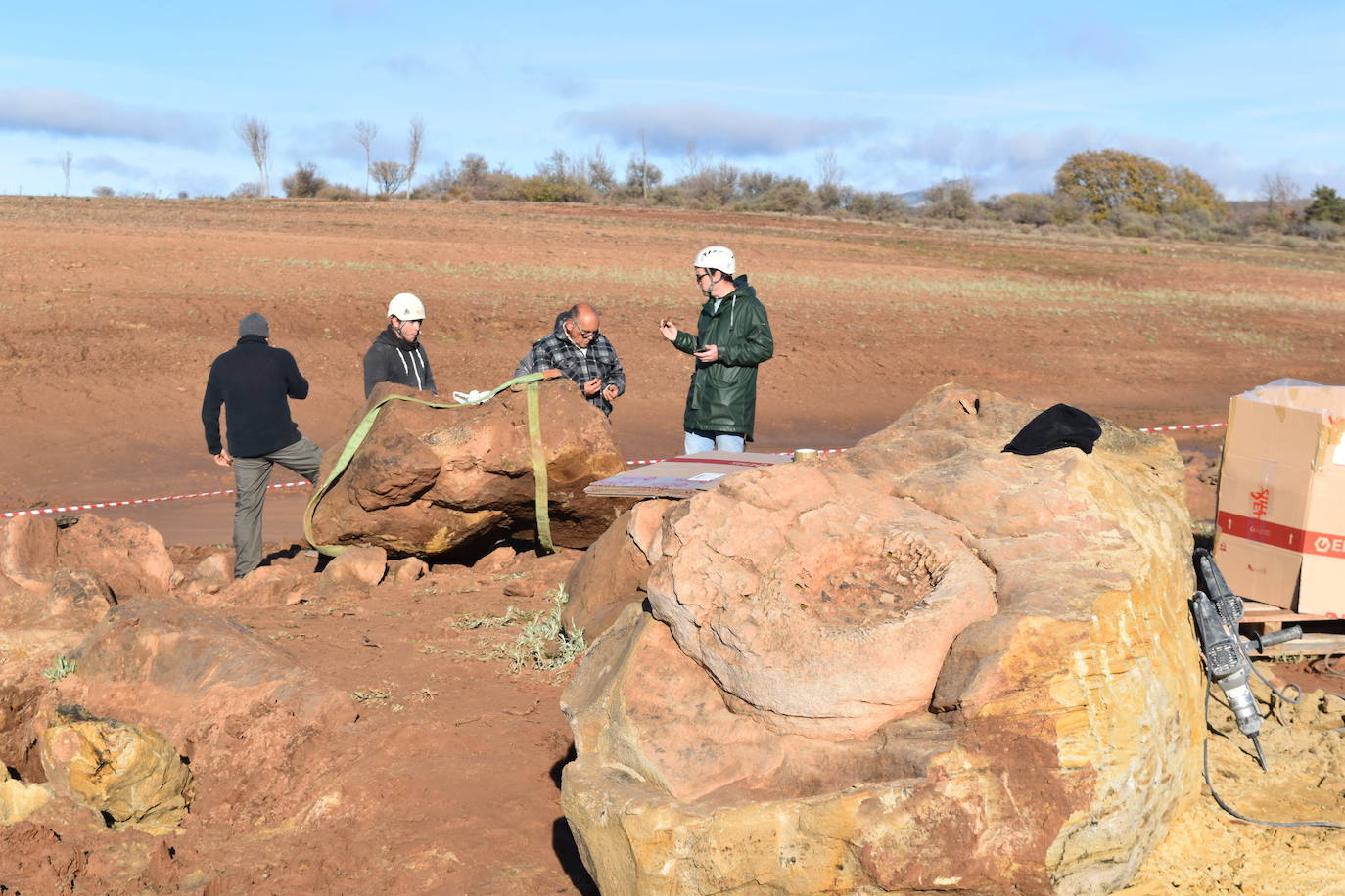 Fotos: Polémica por la extracción de fósiles en el pantano de Aguilar