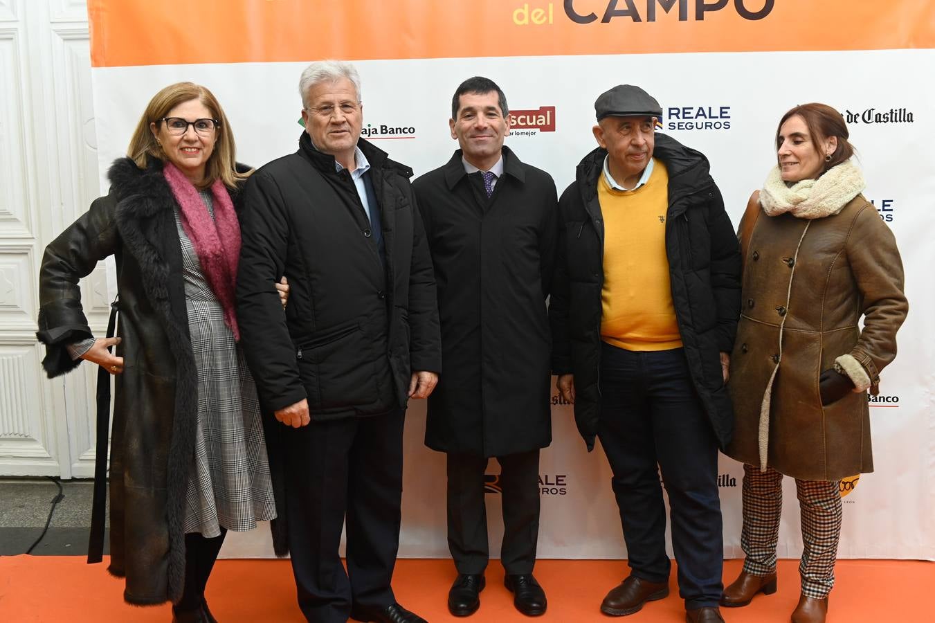 Belén Torrecilla, Julio López (Ayuntamiento de Arévalo), Paco Hevia (Gullón), Aurelio Pérez y Emma Prieto.