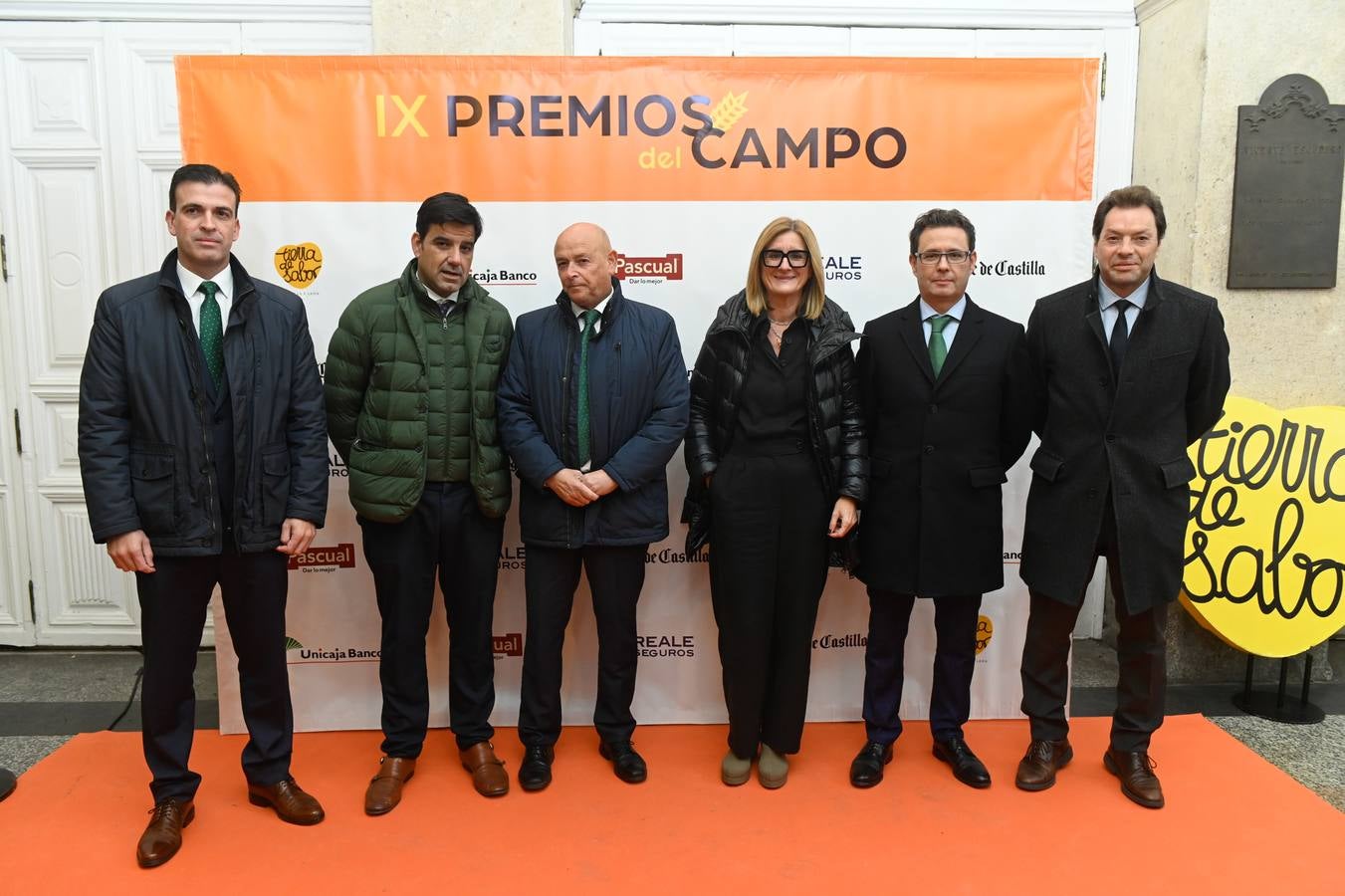 Afrodisio Alcalde, Manuel Rubio, Fernando Ríos, Mará José Rivera, José Manuel Matilla y Rubén González, de Unicaja Banco.