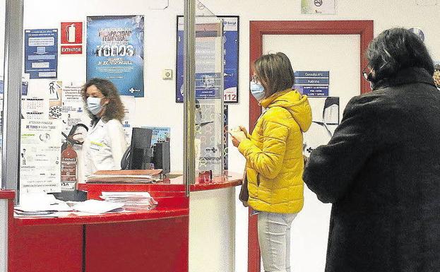 Madrid acapara el 80% de las tarjetas sanitarias de desplazados en Segovia