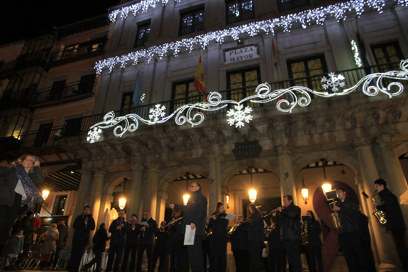 Iluminación navideña en las calles del centro de Segovia.