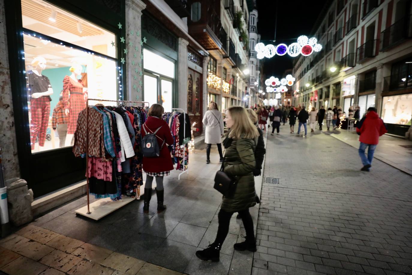 Fotos: Decoración de Navidad en la calle Platerías de Valladolid