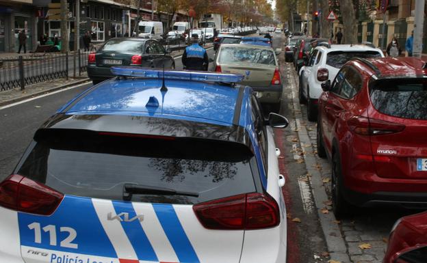 El accidente de un autobús provoca retenciones en la rotonda de Santo Tomás