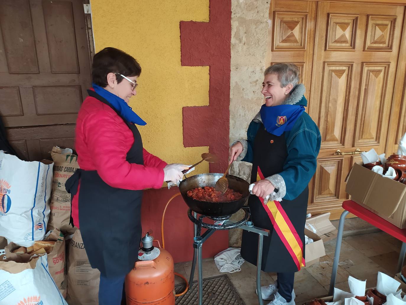 Fotos: IV Fiesta de la Matanza en Villabrágima (Valladolid)