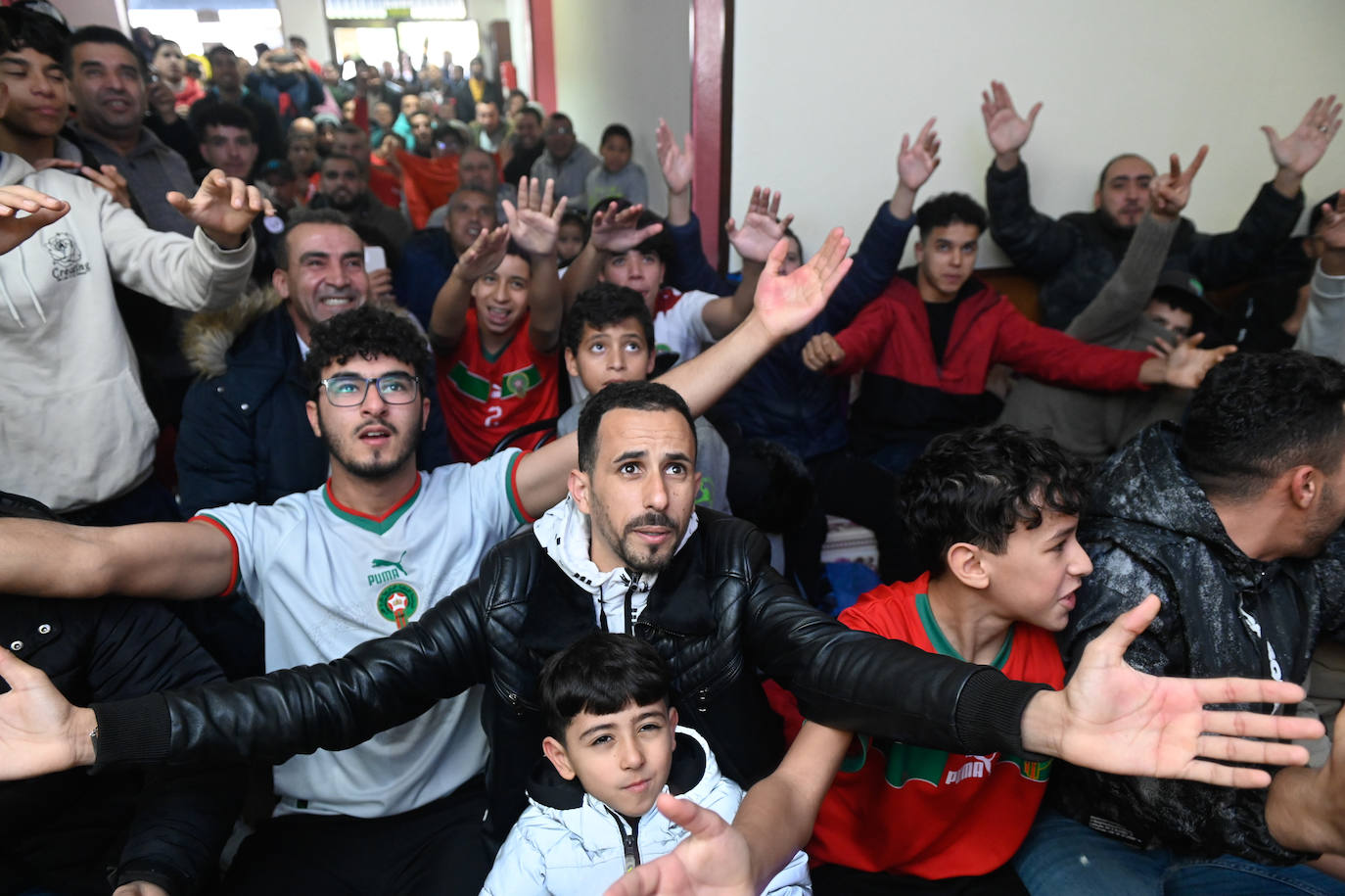 Fotos: Celebración en el barrio de Delicias por la victoria de Marruecos