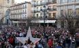 Cientos de personas celebran la Tardebuena en la Calle de los Bares