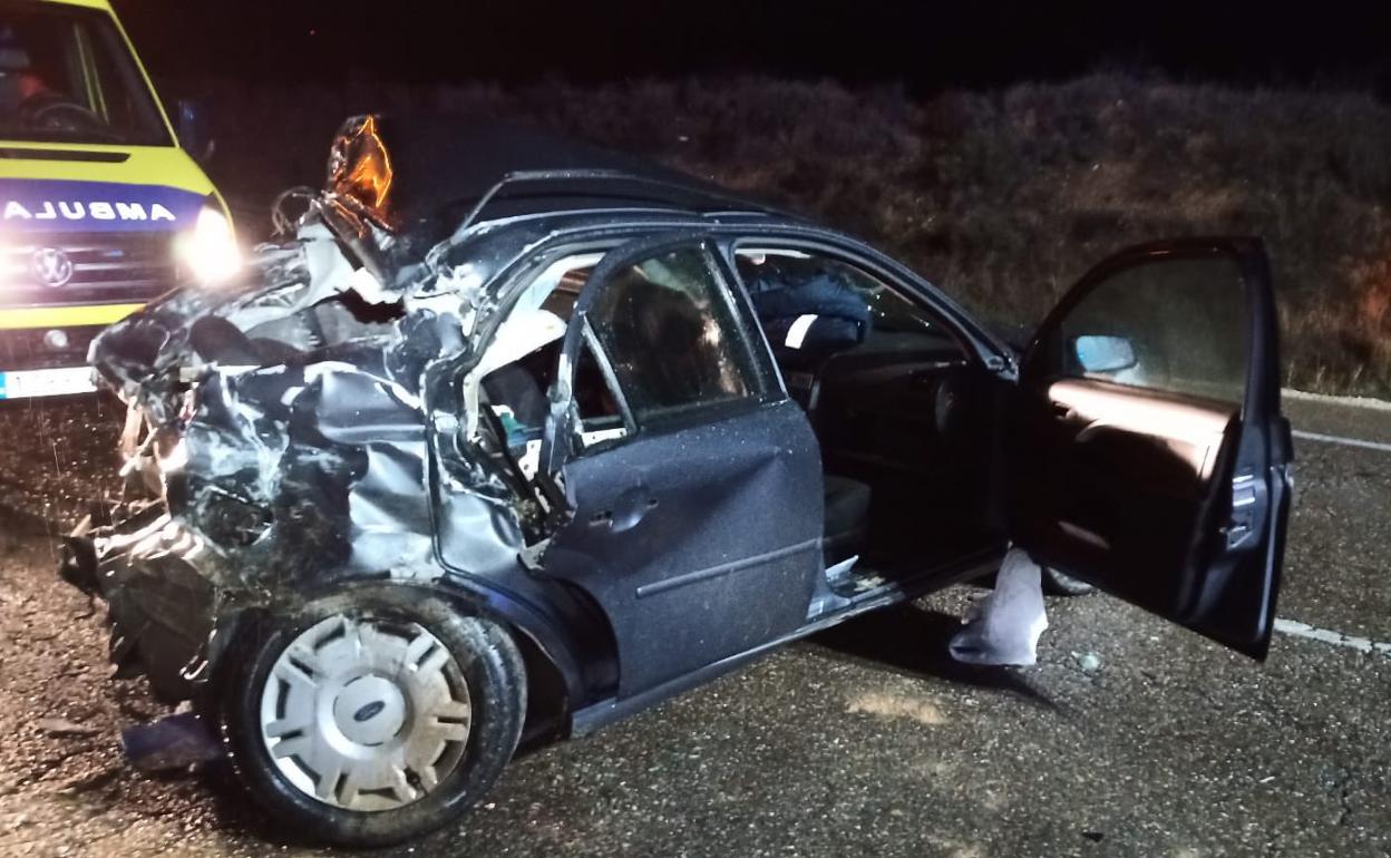 Estado en el que quedó el vehículo de M.L. tras colisionar con el camión. 