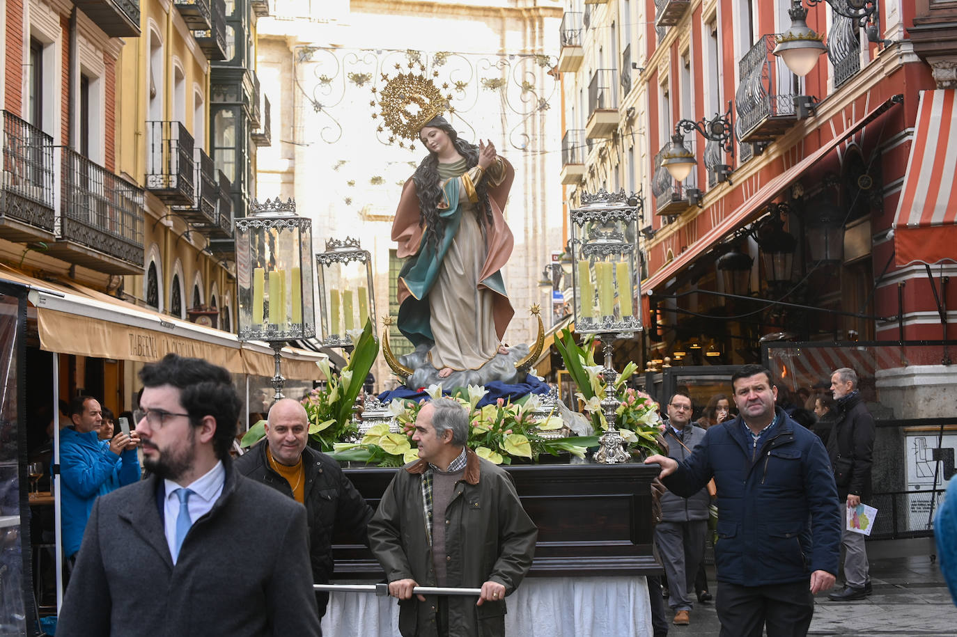Fotos: Traslado de la figura de la Inmaculada Concepción en Valladolid