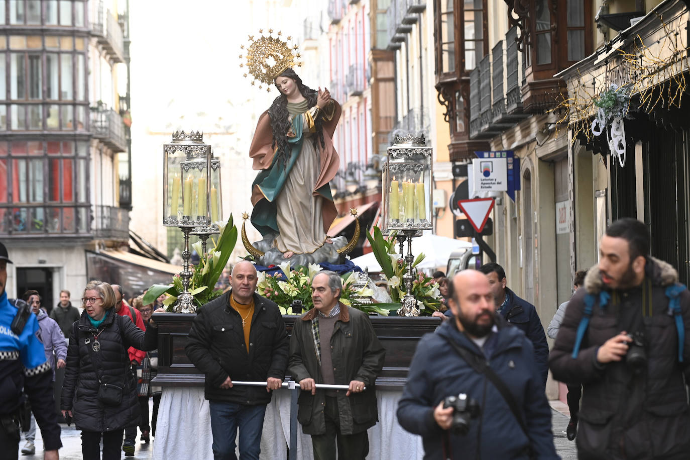 Fotos: Traslado de la figura de la Inmaculada Concepción en Valladolid