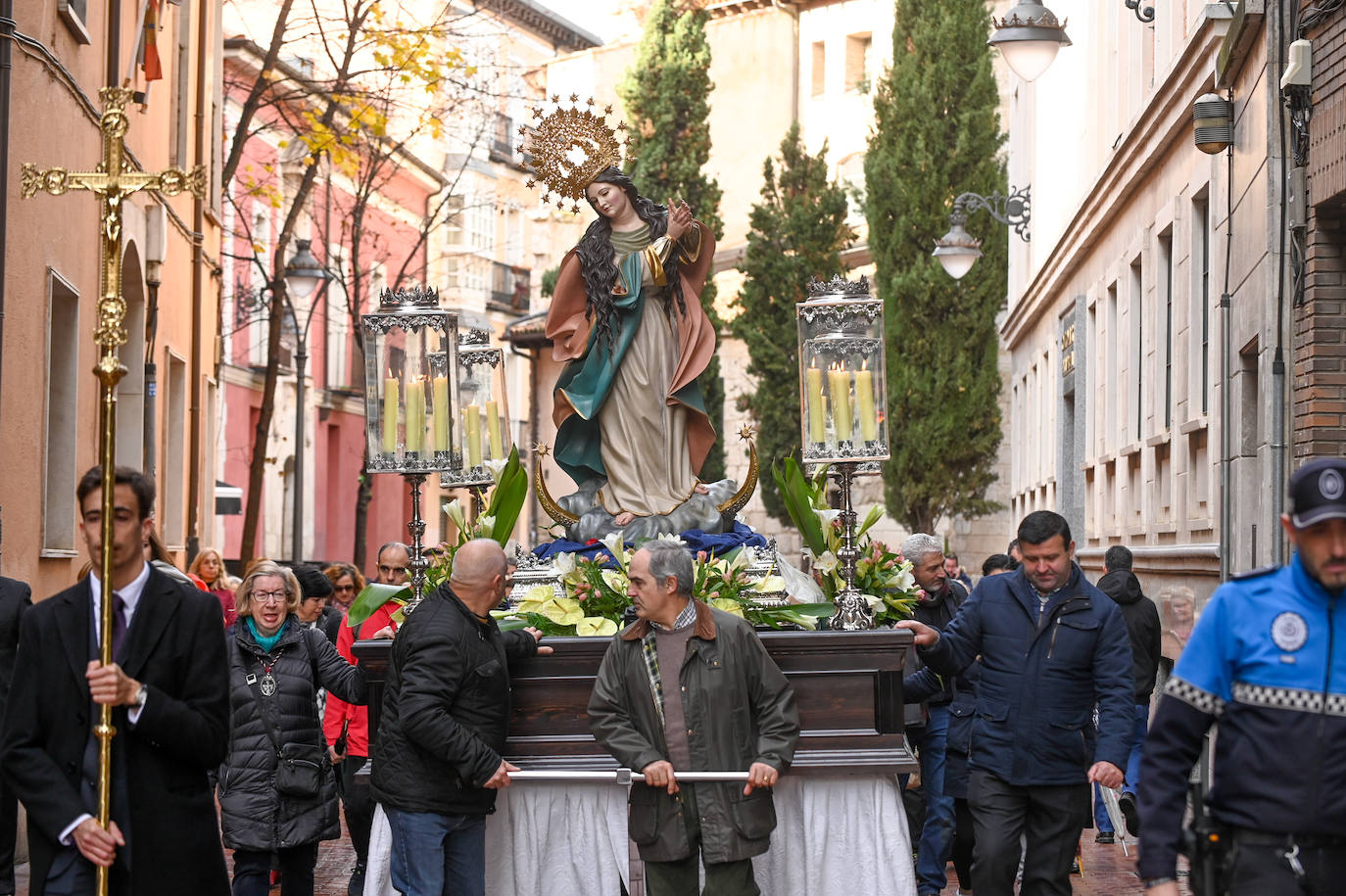 Fotos: Traslado de la figura de la Inmaculada Concepción en Valladolid