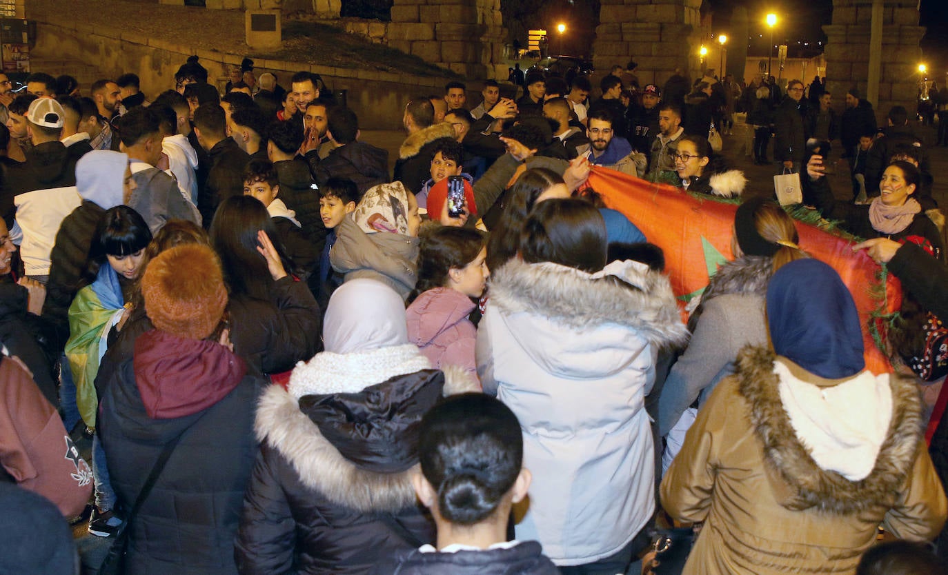 Los marroquíes de Segovia celebran su triunfo en el Mundial. 