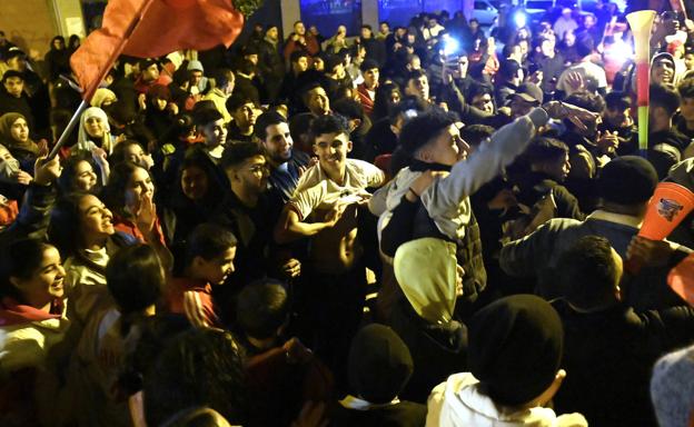 Galería. Celebración de la afición marroquí del pase a semifinales.