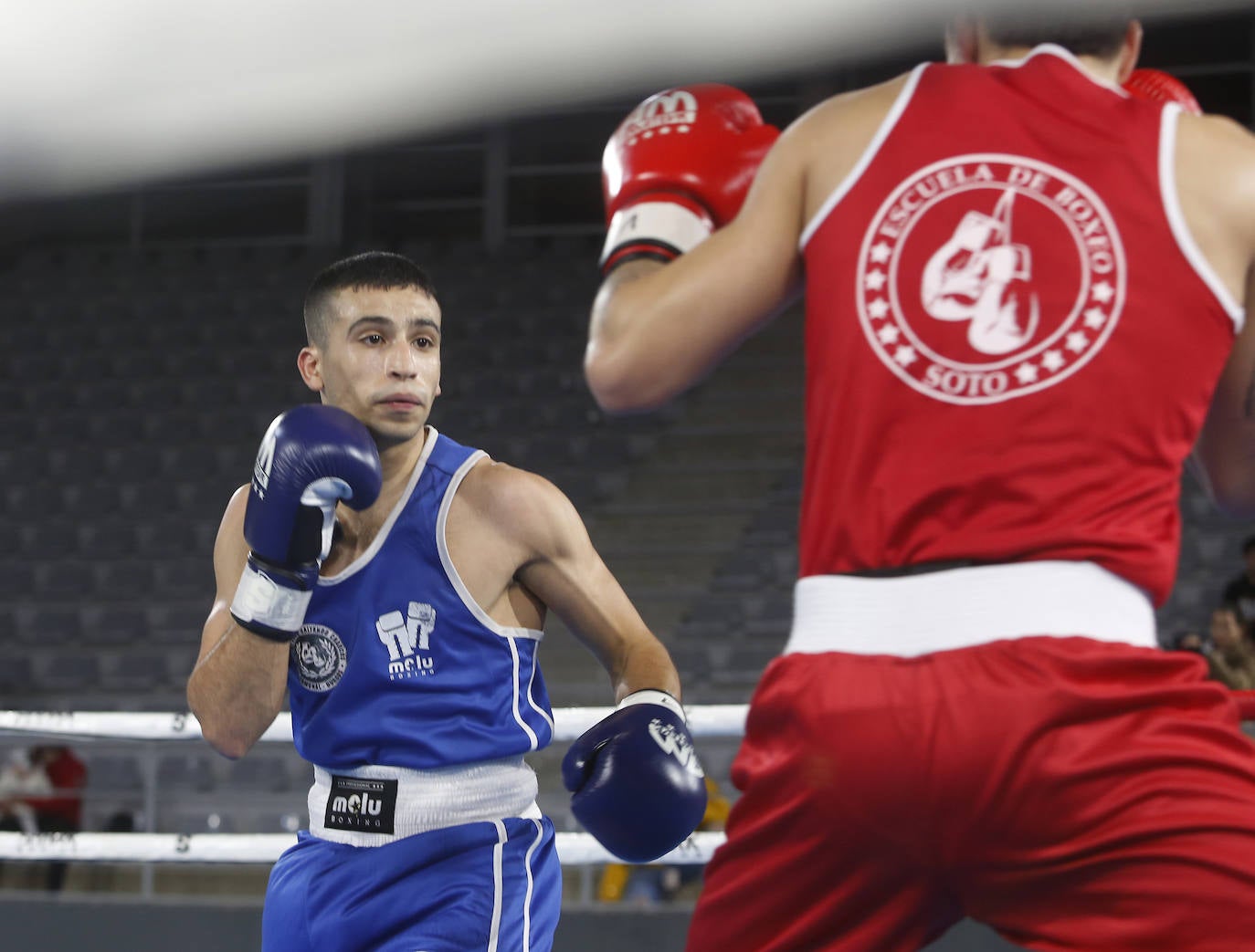 Fotos: Buena pegada en el Pabellón de Palencia