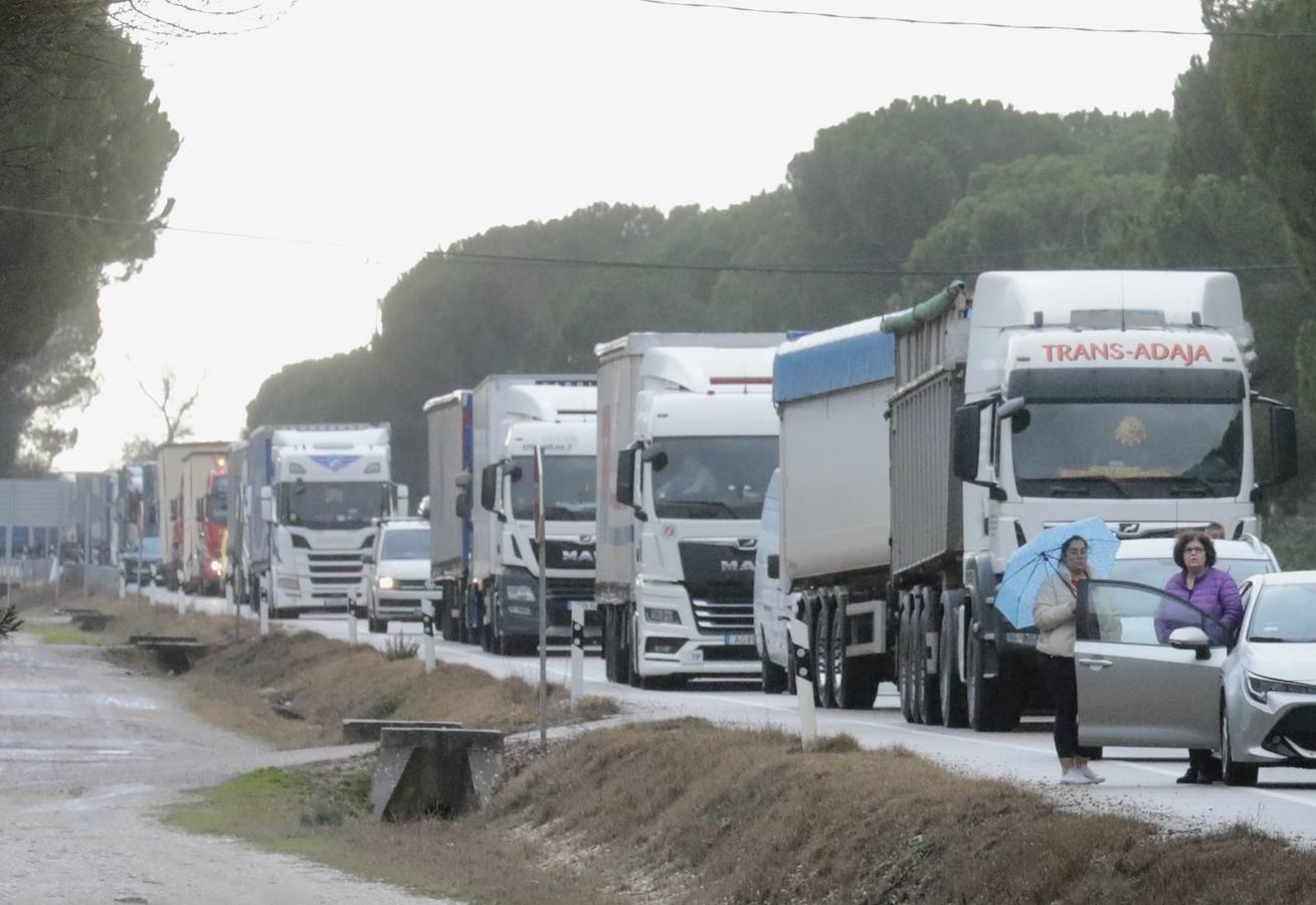 Fotos: Trágico choque frontal entre dos coches en Traspinedo