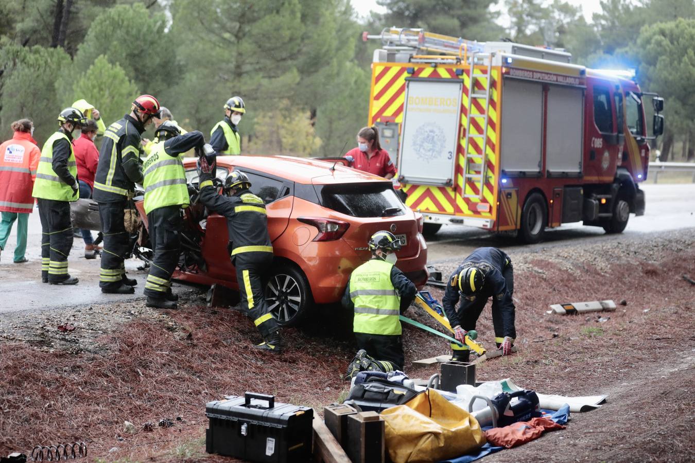 Fotos: Trágico choque frontal entre dos coches en Traspinedo