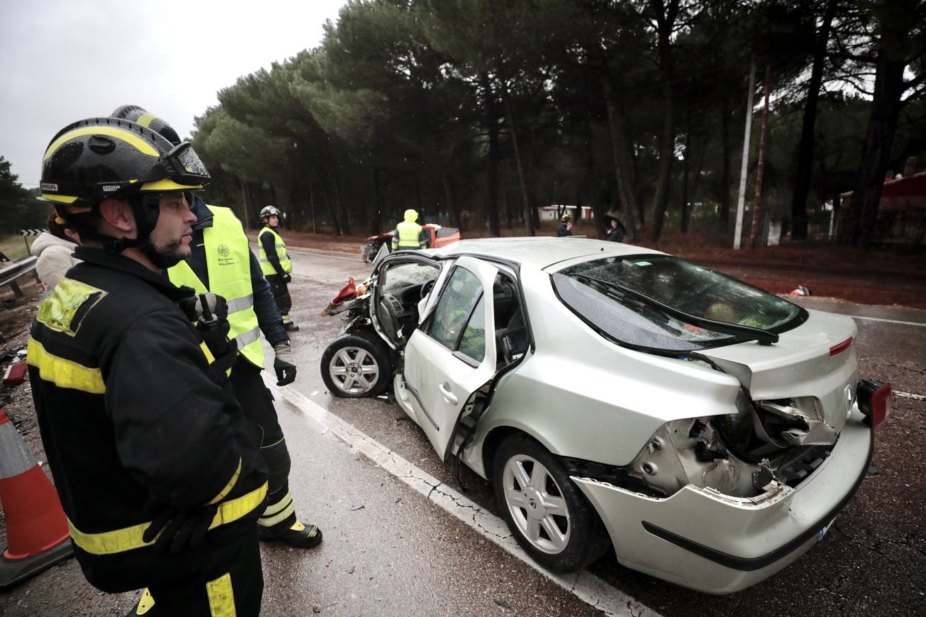 Fotos: Trágico choque frontal entre dos coches en Traspinedo