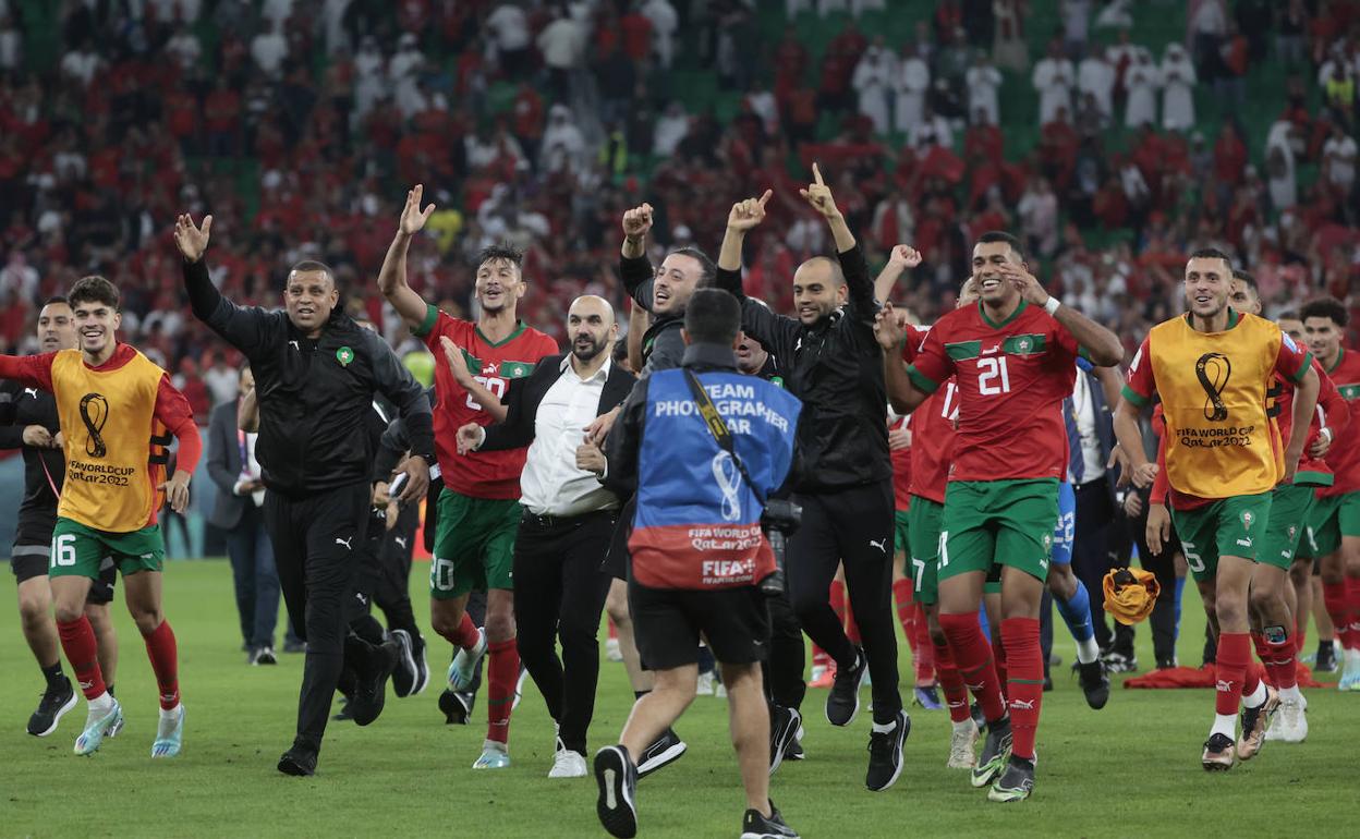 Jugadores celebran el pase a las semifinales tras ganar a Portugal.