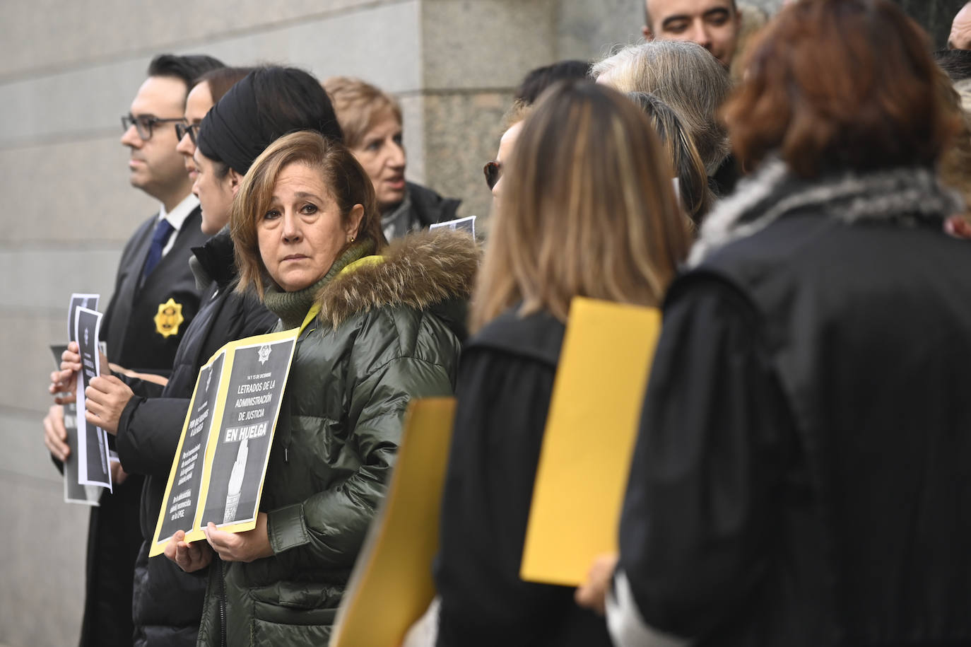 Letrados de Justicia de Valladolid concentrados en la sede de Angustias.