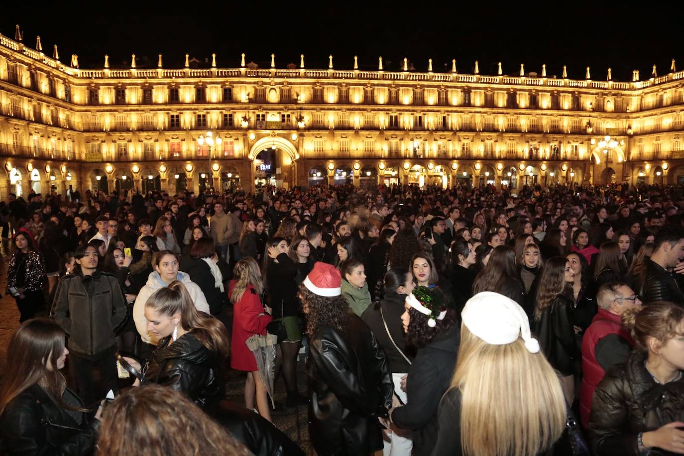 Fotos: La Nochevieja Universitaria toma de nuevo Salamanca