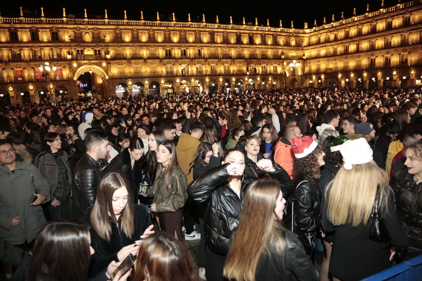 Fotos: La Nochevieja Universitaria toma de nuevo Salamanca