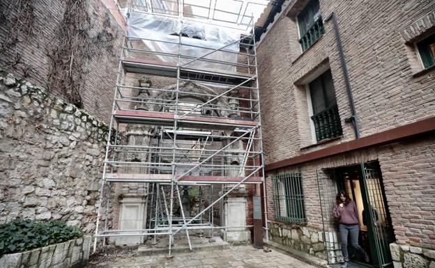 Galería. Las fotos de la restauración del pórtico y la biblioteca.