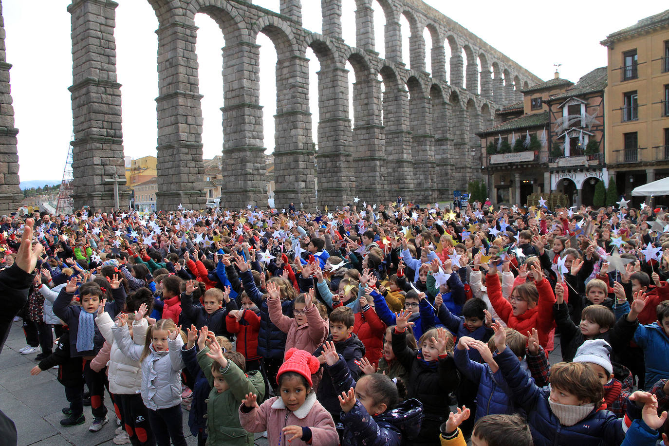 Felicitación navideña a Segovia por parte de los alumnos del Claret.