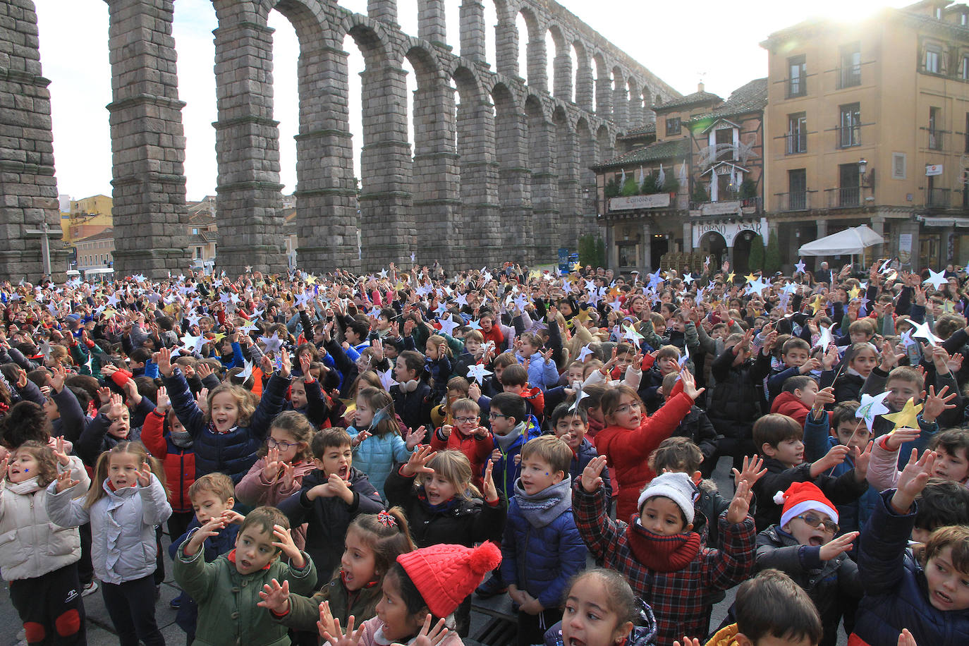 Felicitación navideña a Segovia por parte de los alumnos del Claret.