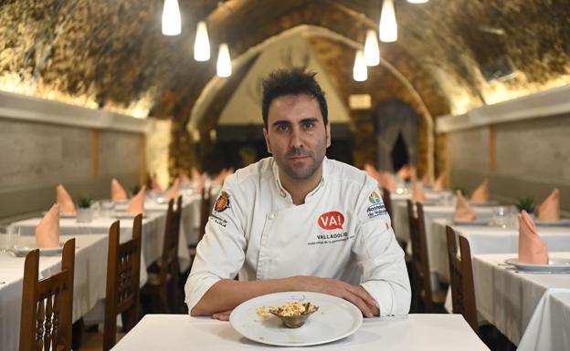 El chef David López y su plato de temporada más demandado, la flor de alcachofa confitada 