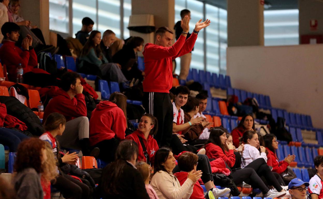 La grada, durante la competición. 